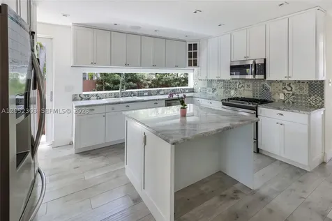 583 W 49th Street Miami Beach FL 33140