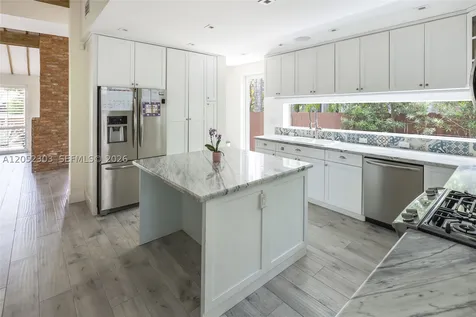 583 W 49th Street Miami Beach FL 33140
