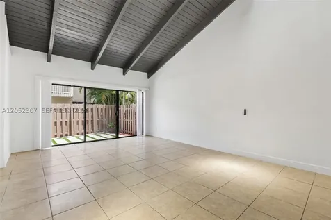 2112 SW 81st Way Davie FL 33324