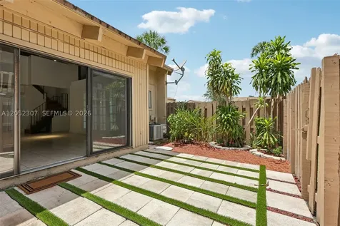 2112 SW 81st Way Davie FL 33324