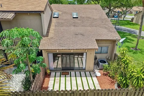 2112 SW 81st Way Davie FL 33324