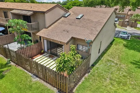 2112 SW 81st Way Davie FL 33324