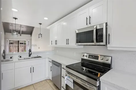 2112 SW 81st Way Davie FL 33324