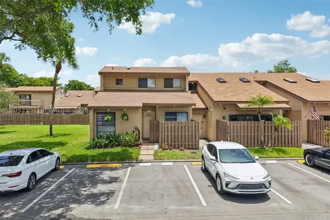 2112 SW 81st Way Davie FL 33324