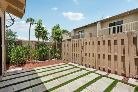 2112 SW 81st Way Davie FL 33324
