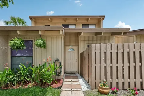 2112 SW 81st Way Davie FL 33324