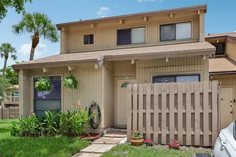 2112 SW 81st Way Davie FL 33324