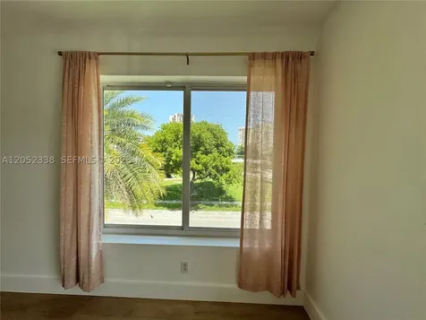 1631 NE 114th Street Miami FL 33181