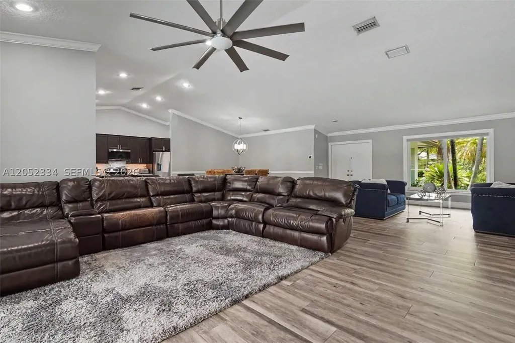 5085 NW 96th Way Coral Springs FL 33076