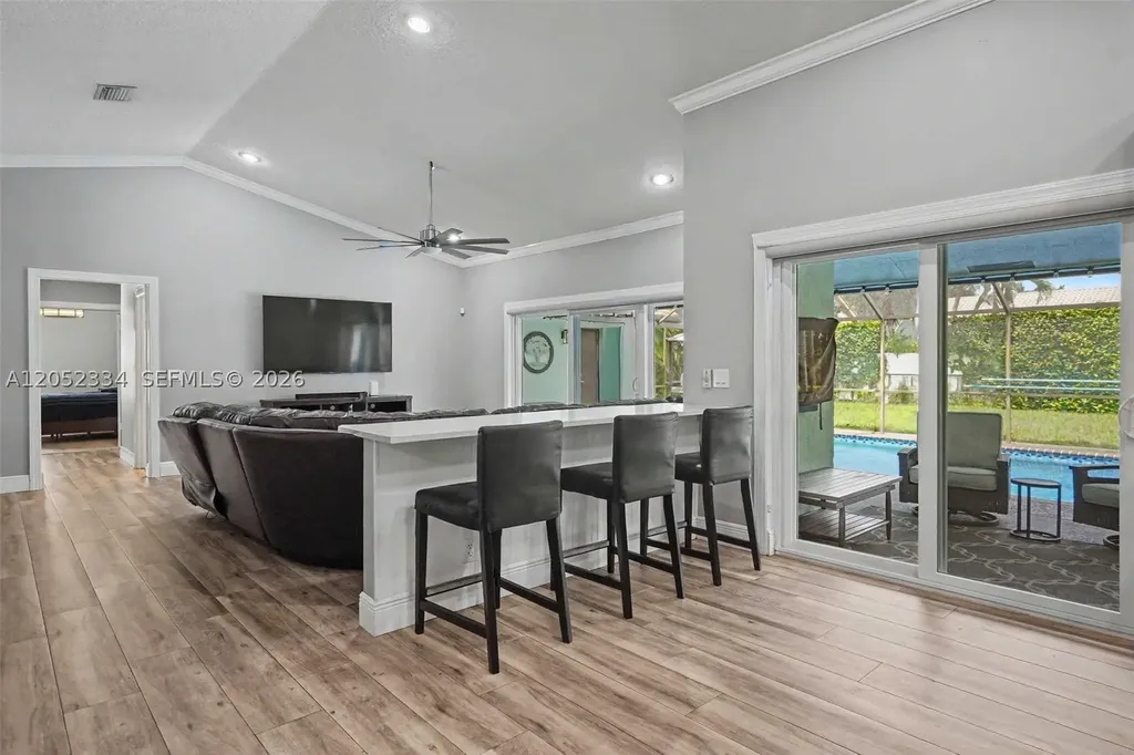 5085 NW 96th Way Coral Springs FL 33076