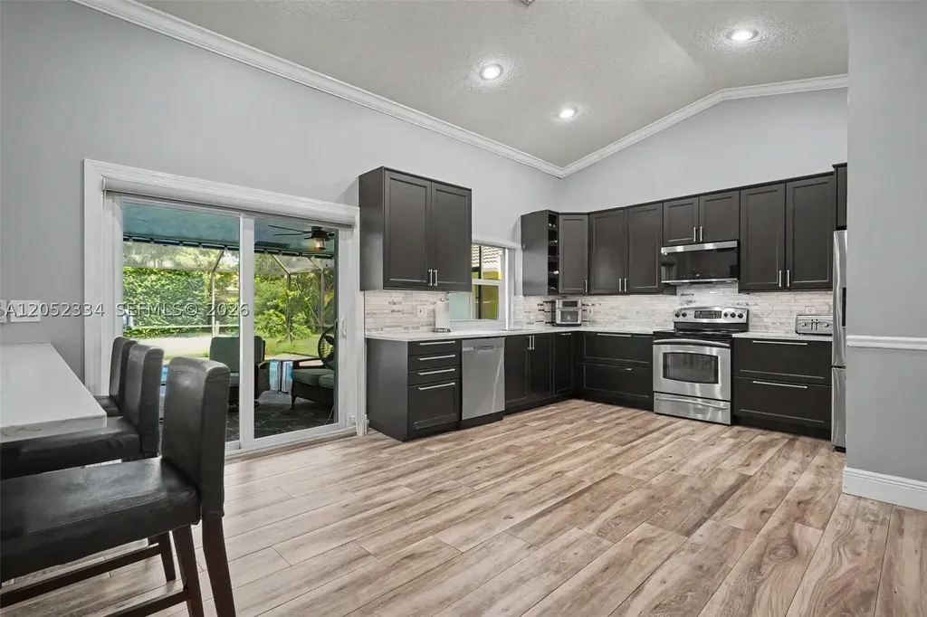 5085 NW 96th Way Coral Springs FL 33076