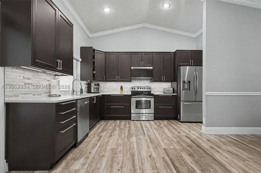 5085 NW 96th Way Coral Springs FL 33076