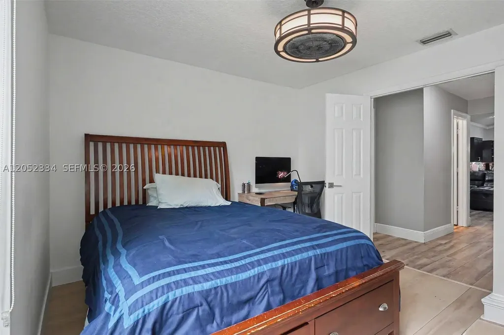5085 NW 96th Way Coral Springs FL 33076