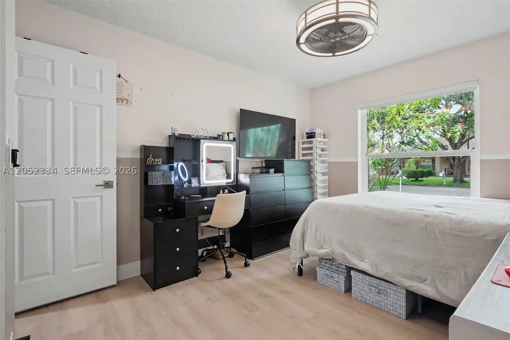 5085 NW 96th Way Coral Springs FL 33076
