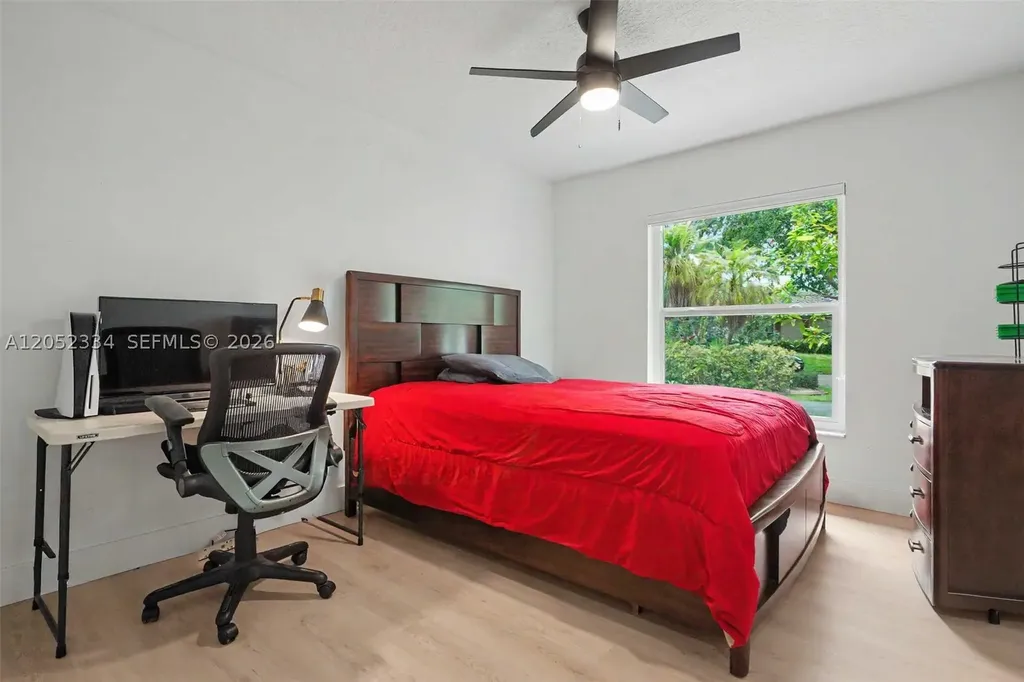 5085 NW 96th Way Coral Springs FL 33076