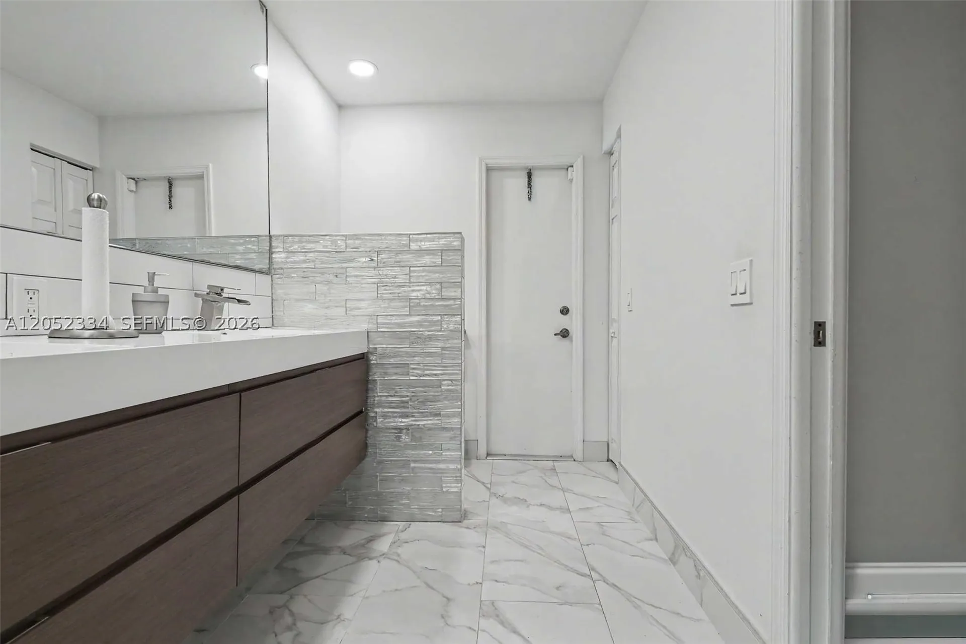 5085 NW 96th Way Coral Springs FL 33076