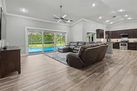 5085 NW 96th Way Coral Springs FL 33076
