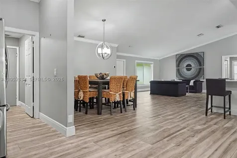 5085 NW 96th Way Coral Springs FL 33076