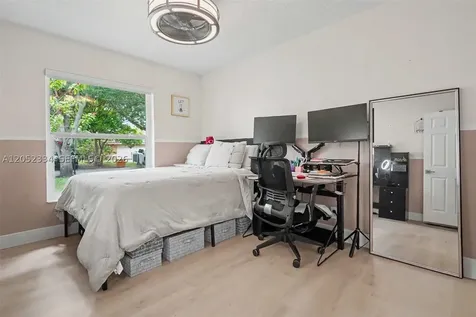 5085 NW 96th Way Coral Springs FL 33076