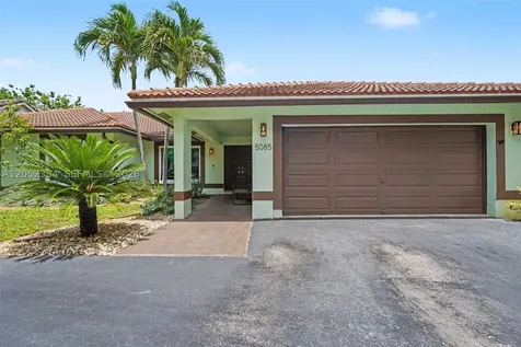 5085 NW 96th Way Coral Springs FL 33076