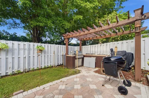 15799 NW 4th Street Pembroke Pines FL 33028