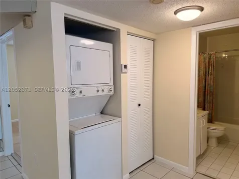 8019 Lake Drive Doral FL 33166