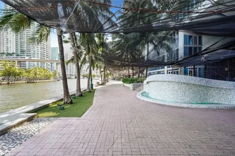 185 SW 7th Street Miami FL 33130