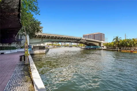 185 SW 7th Street Miami FL 33130