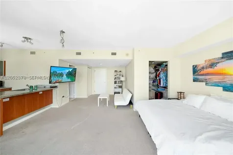 185 SW 7th Street Miami FL 33130