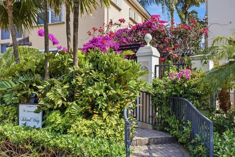 3722 NE 208th Terrace Aventura FL 33180