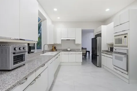 3722 NE 208th Terrace Aventura FL 33180