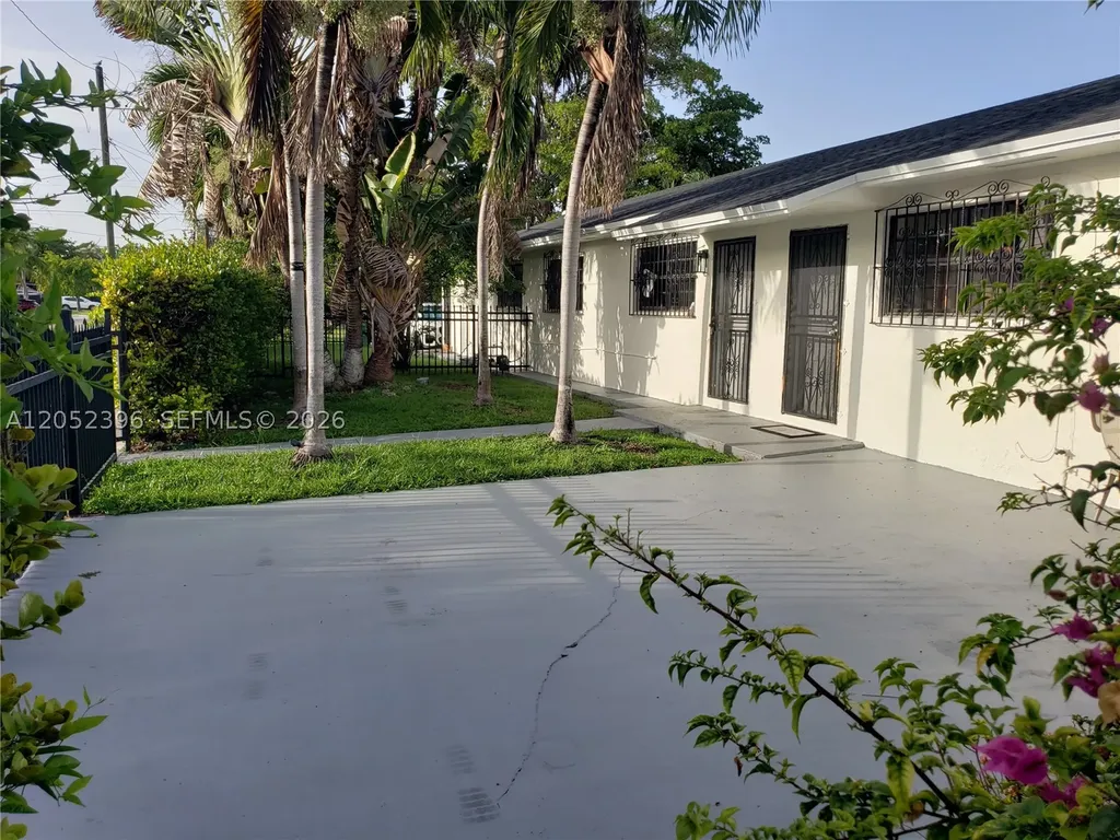 2998 NW 30th Street Miami FL 33142