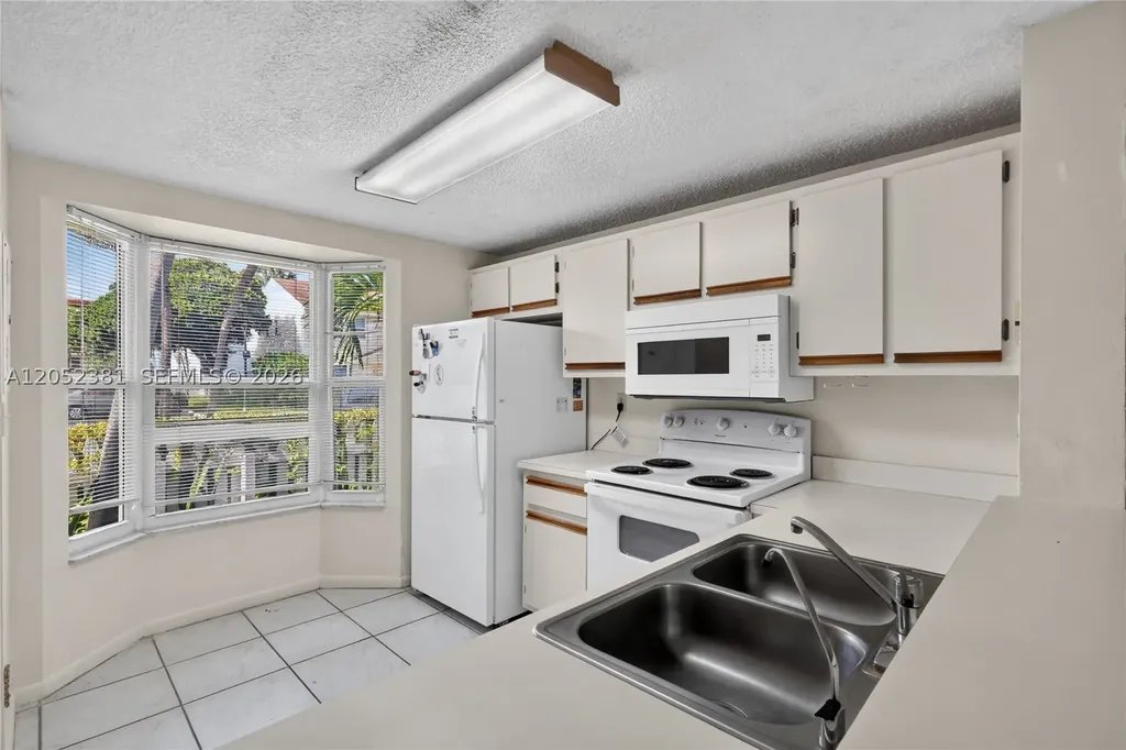 2561 NE 15th Street Pompano Beach FL 33062