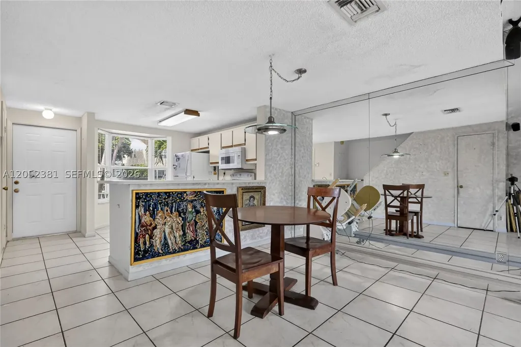 2561 NE 15th Street Pompano Beach FL 33062