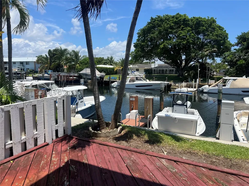2561 NE 15th Street Pompano Beach FL 33062