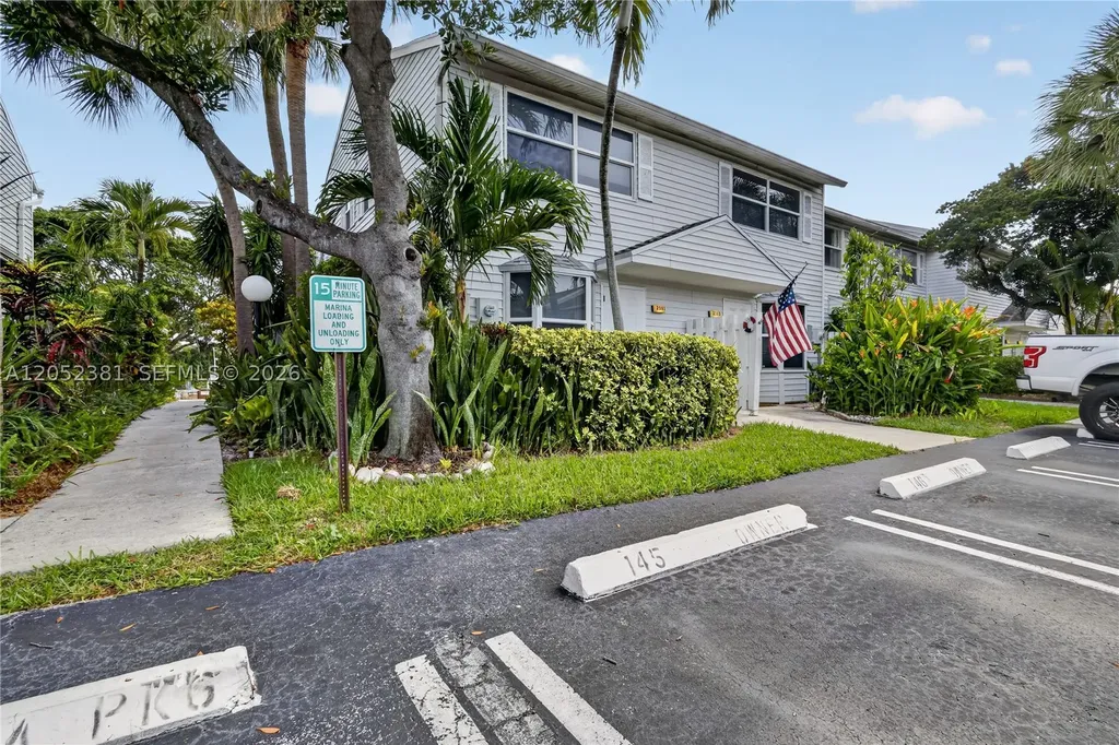 2561 NE 15th Street Pompano Beach FL 33062
