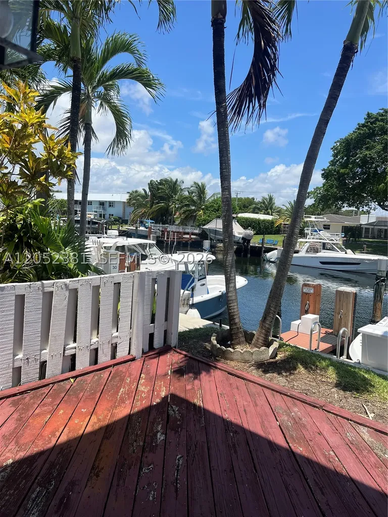 2561 NE 15th Street Pompano Beach FL 33062