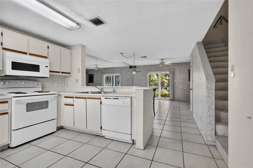 2561 NE 15th Street Pompano Beach FL 33062