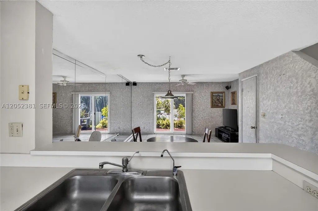 2561 NE 15th Street Pompano Beach FL 33062