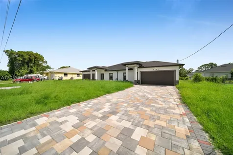 4746 27th Street SW Lehigh Acres FL 33973