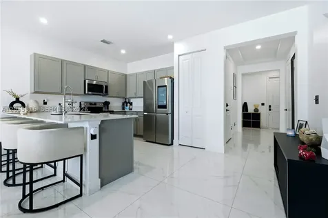 4307 Bradbury Court Riviera Beach FL 33410