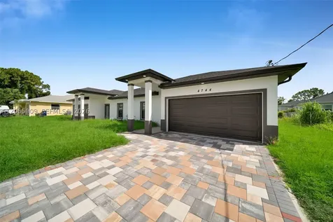 4744 27th Street SW Lehigh Acres FL 33973
