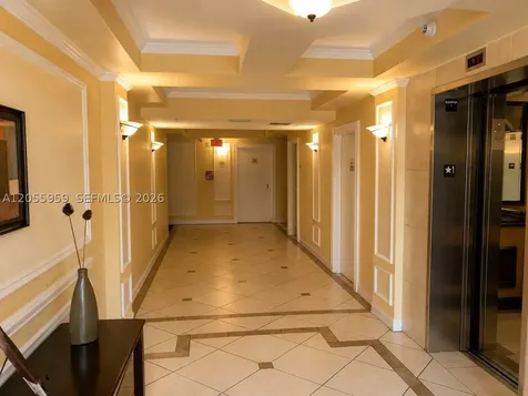5099 NW 7th Street Miami FL 33126