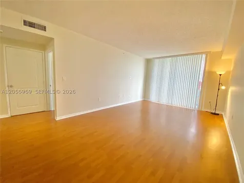 5099 NW 7th Street Miami FL 33126