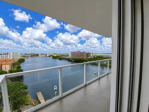 5099 NW 7th Street Miami FL 33126