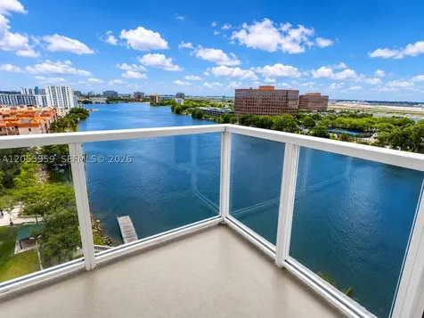 5099 NW 7th Street Miami FL 33126