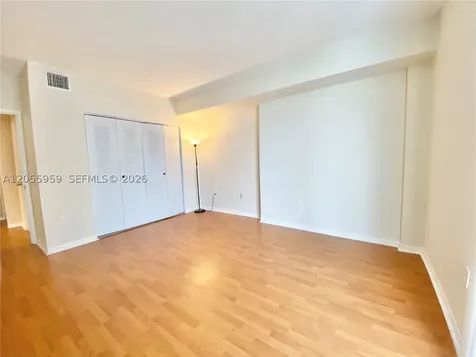 5099 NW 7th Street Miami FL 33126