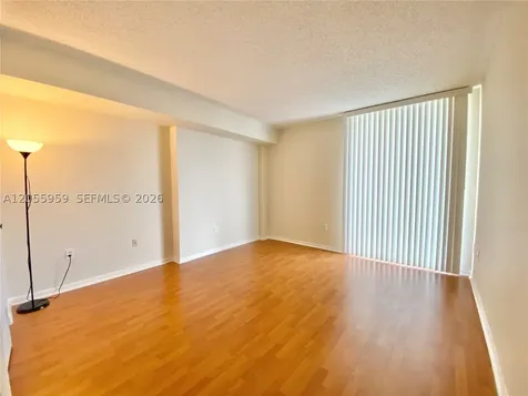 5099 NW 7th Street Miami FL 33126