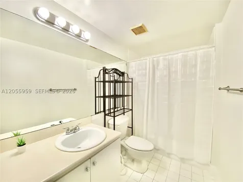 5099 NW 7th Street Miami FL 33126