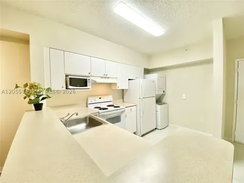 5099 NW 7th Street Miami FL 33126